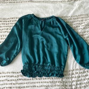 EMERALD GREEN blouse. Super cute and great to wear with work pants